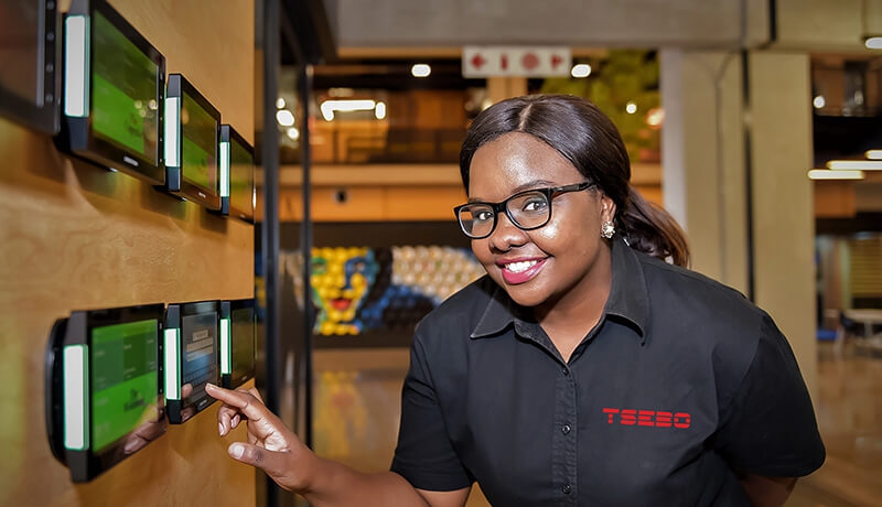 Tsebo fournit &agrave; ses clients une grande vari&eacute;t&eacute; de services &agrave; valeur ajout&eacute;e, notamment dans les domaines de l&rsquo;entretien et de la maintenance (facility management). - &copy; Tsebo