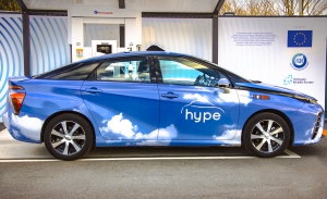 Un véhicule de la flotte de taxis hydrocarbures Hype par STEP.